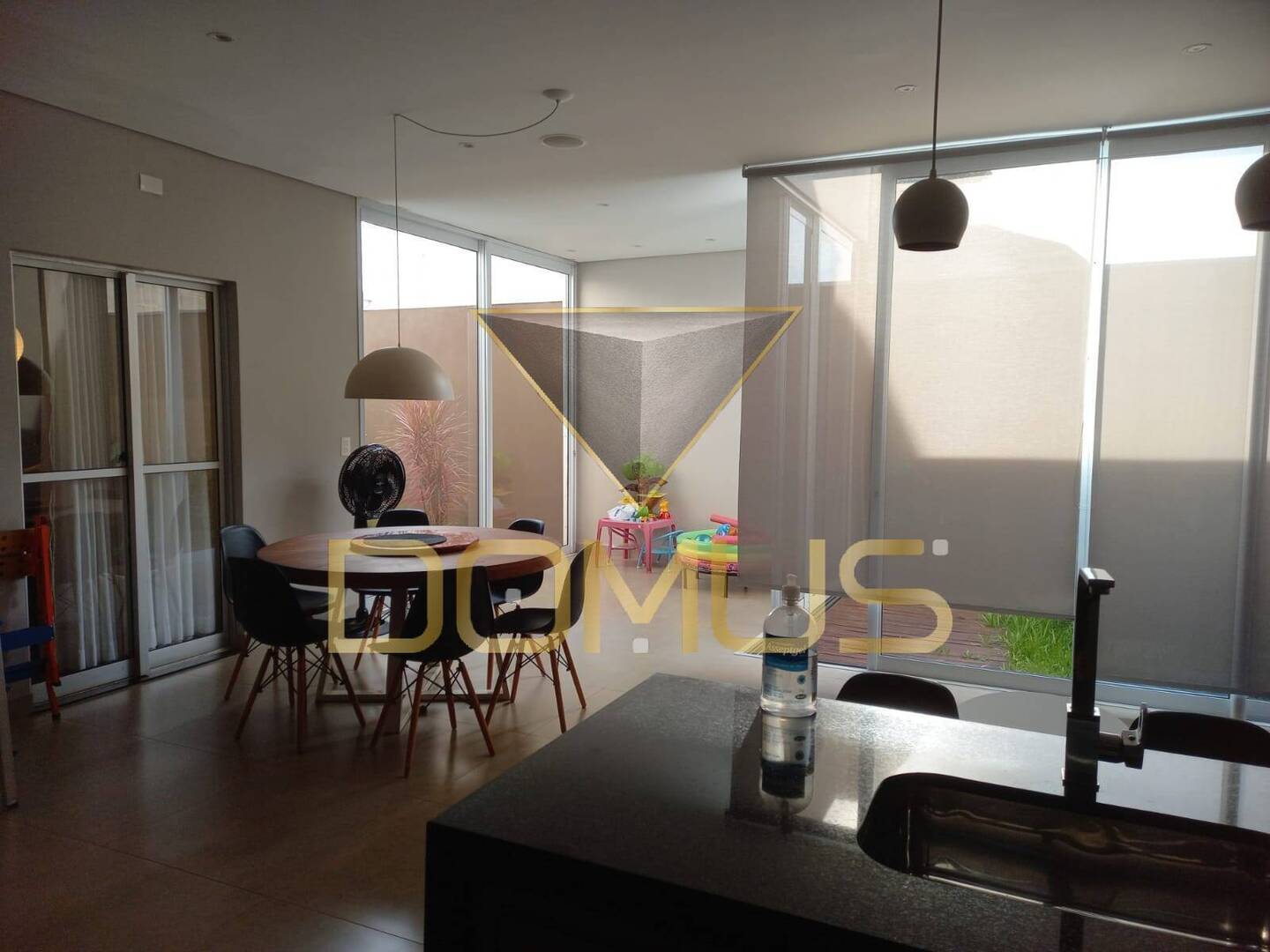 Sobrado, 2 quartos, 14000 m² - Foto 2
