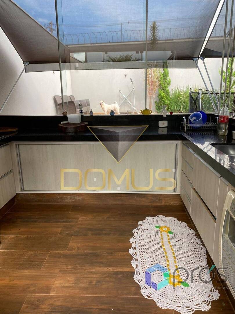 Casa, 4 quartos, 227 m² - Foto 4