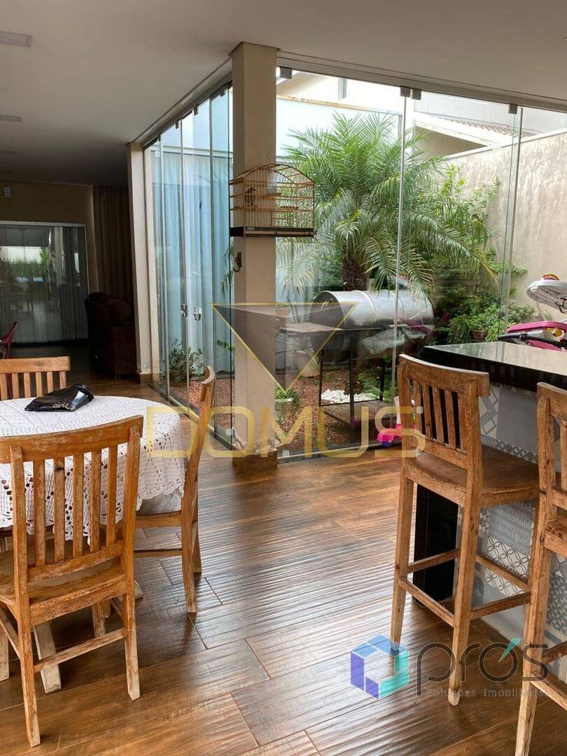 Casa, 4 quartos, 227 m² - Foto 8