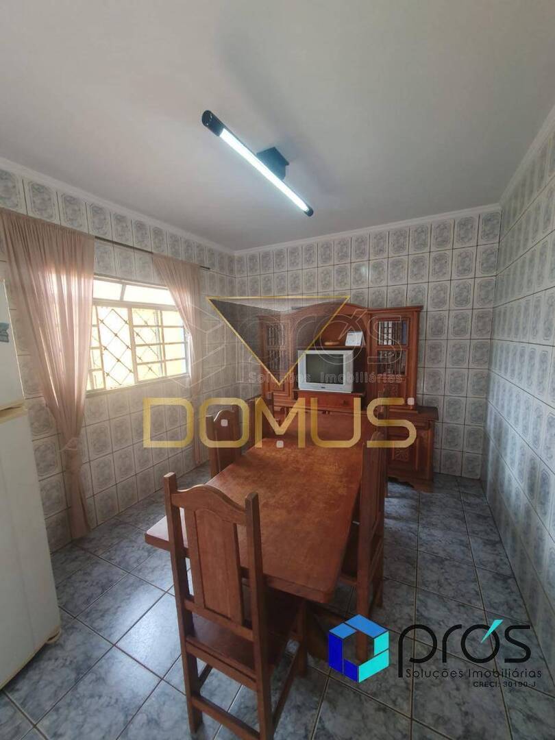 Casa, 4 quartos, 14000 m² - Foto 2