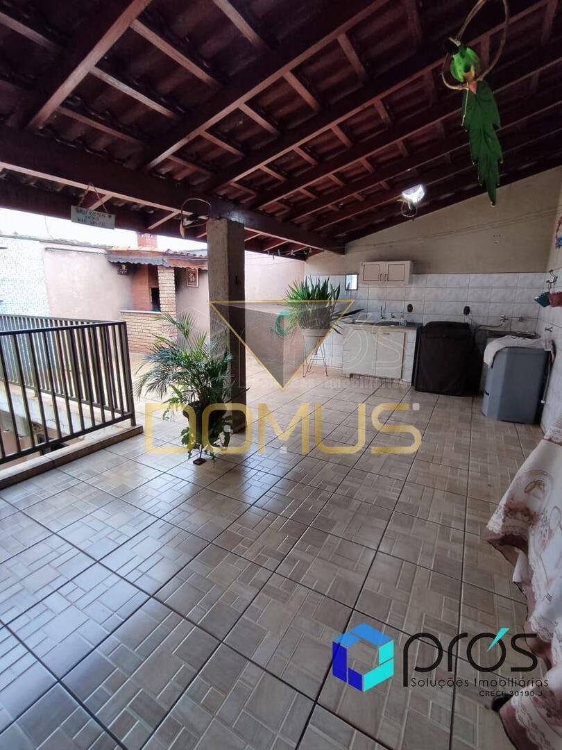 Sobrado, 4 quartos, 30355 m² - Foto 2