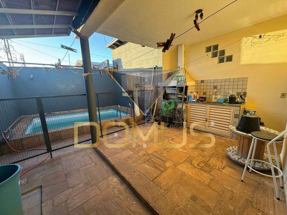 Casa, 3 quartos, 18000 m² - Foto 1