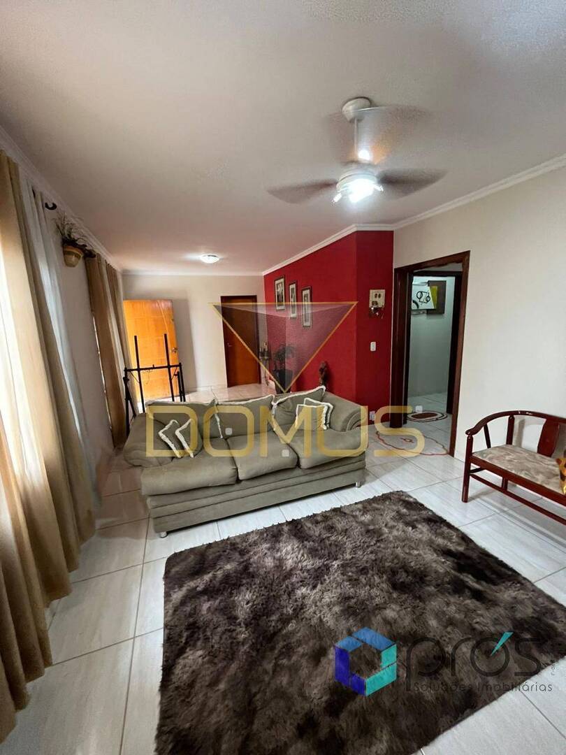 Casa, 2 quartos, 14000 m² - Foto 1