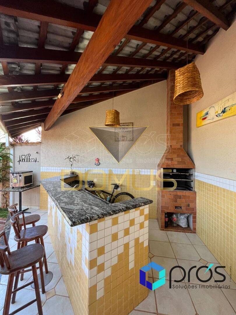 Casa, 3 quartos, 253 m² - Foto 3