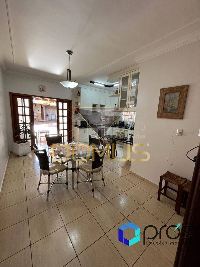 Casa, 3 quartos, 253 m² - Foto 4