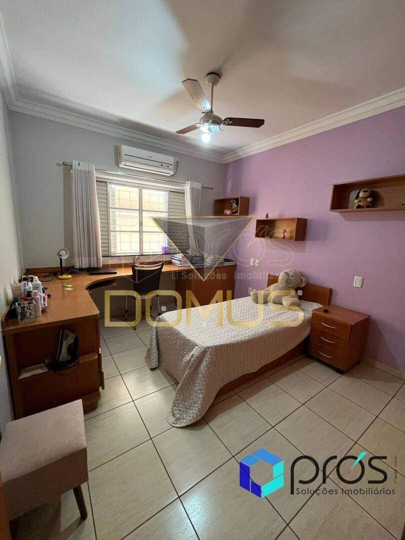 Casa, 3 quartos, 253 m² - Foto 14
