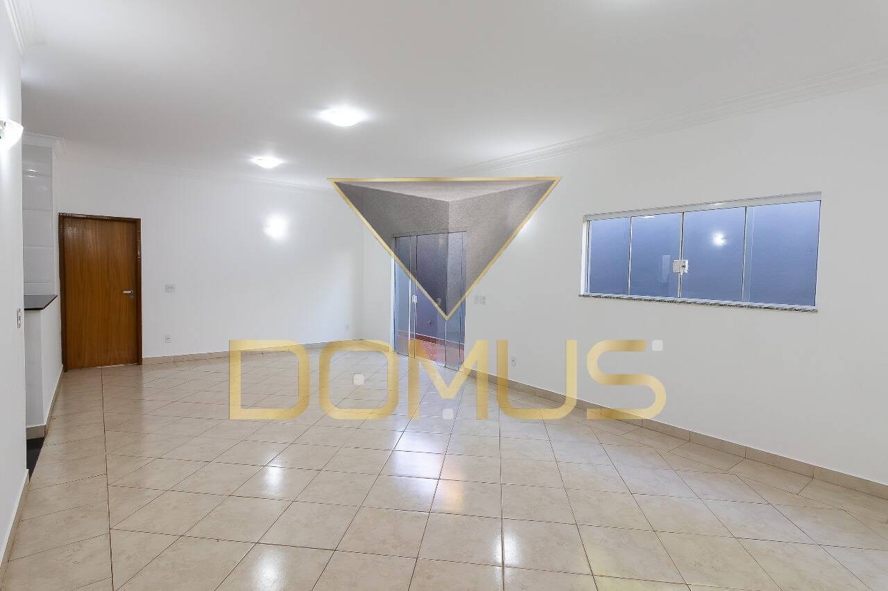 Casa, 3 quartos, 200 m² - Foto 1