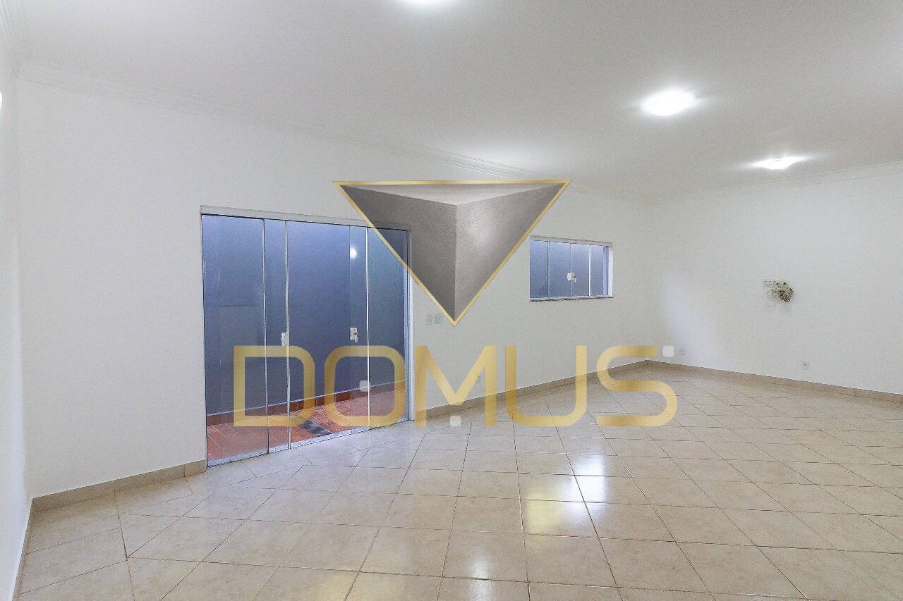 Casa, 3 quartos, 200 m² - Foto 10