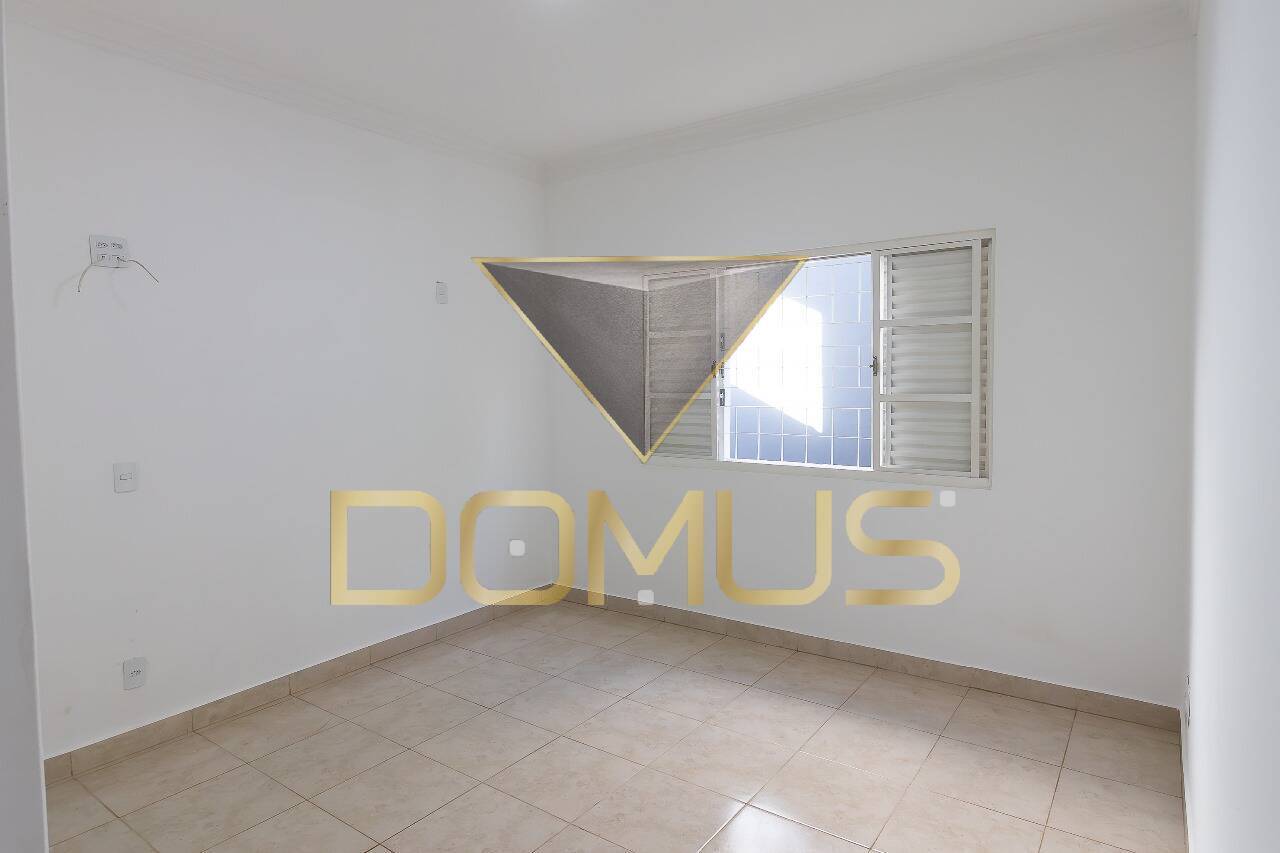 Casa, 3 quartos, 200 m² - Foto 13