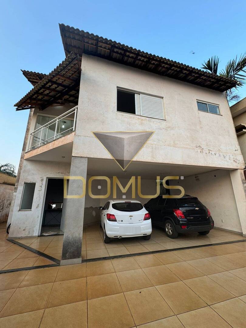 Sobrado, 3 quartos, 329 m² - Foto 2