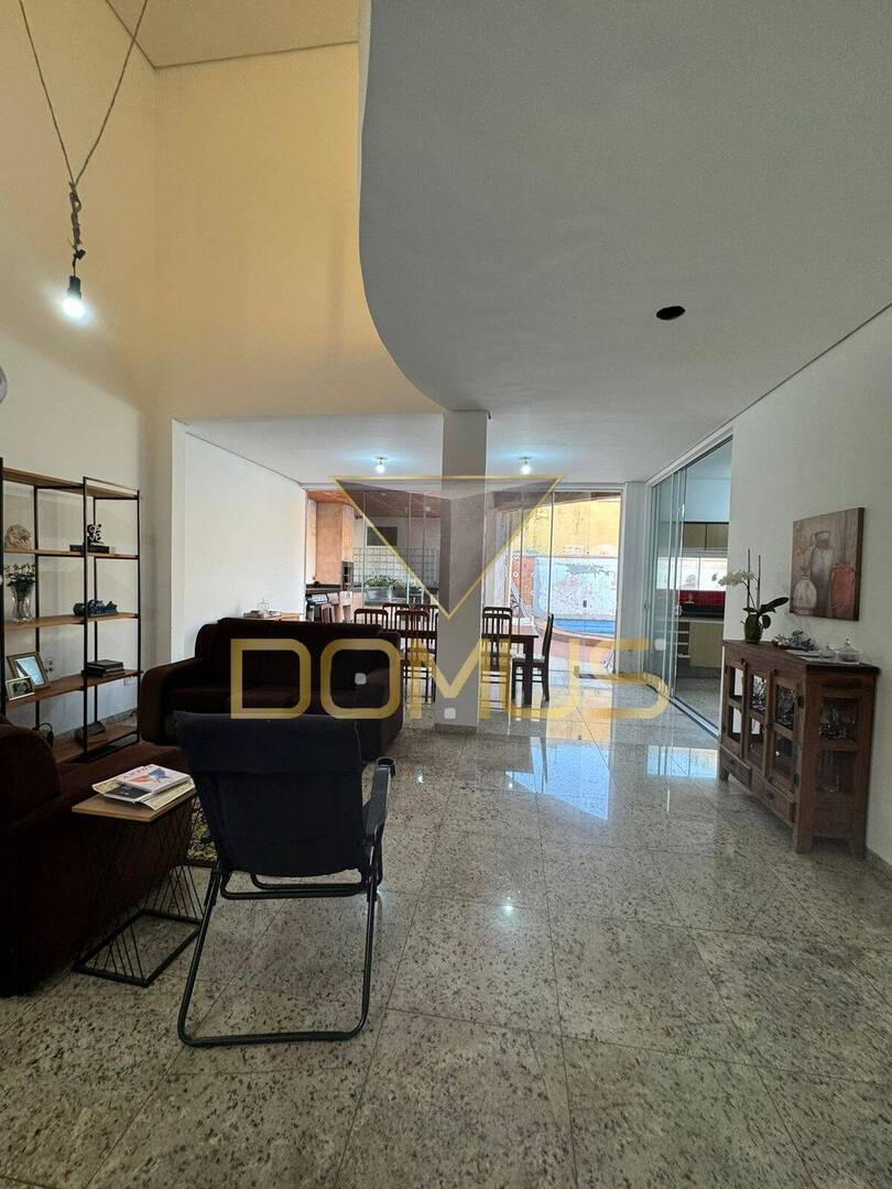 Sobrado, 3 quartos, 329 m² - Foto 3