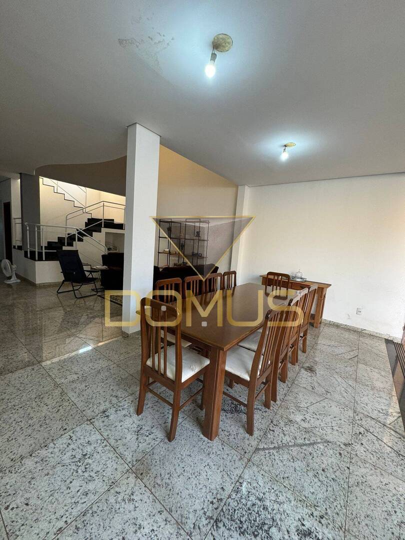 Sobrado, 3 quartos, 329 m² - Foto 9