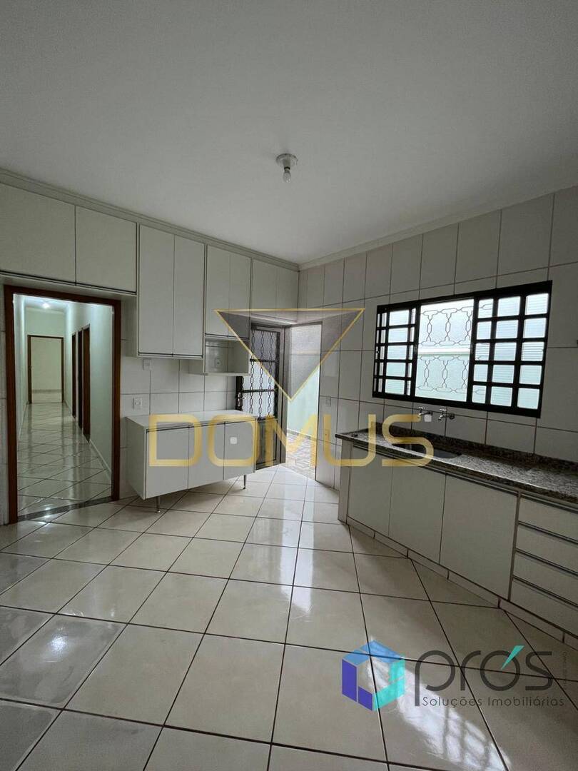 Casa, 3 quartos, 112 m² - Foto 2