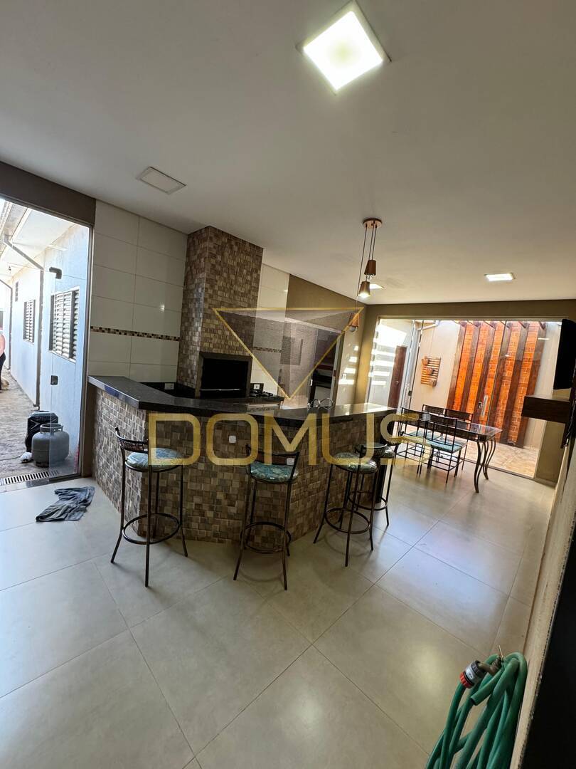 Casa, 4 quartos, 165 m² - Foto 2