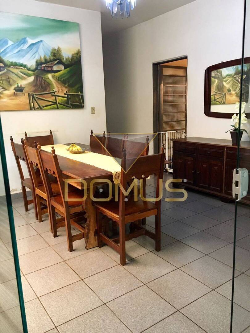 Casa, 5 quartos, 190 m² - Foto 2
