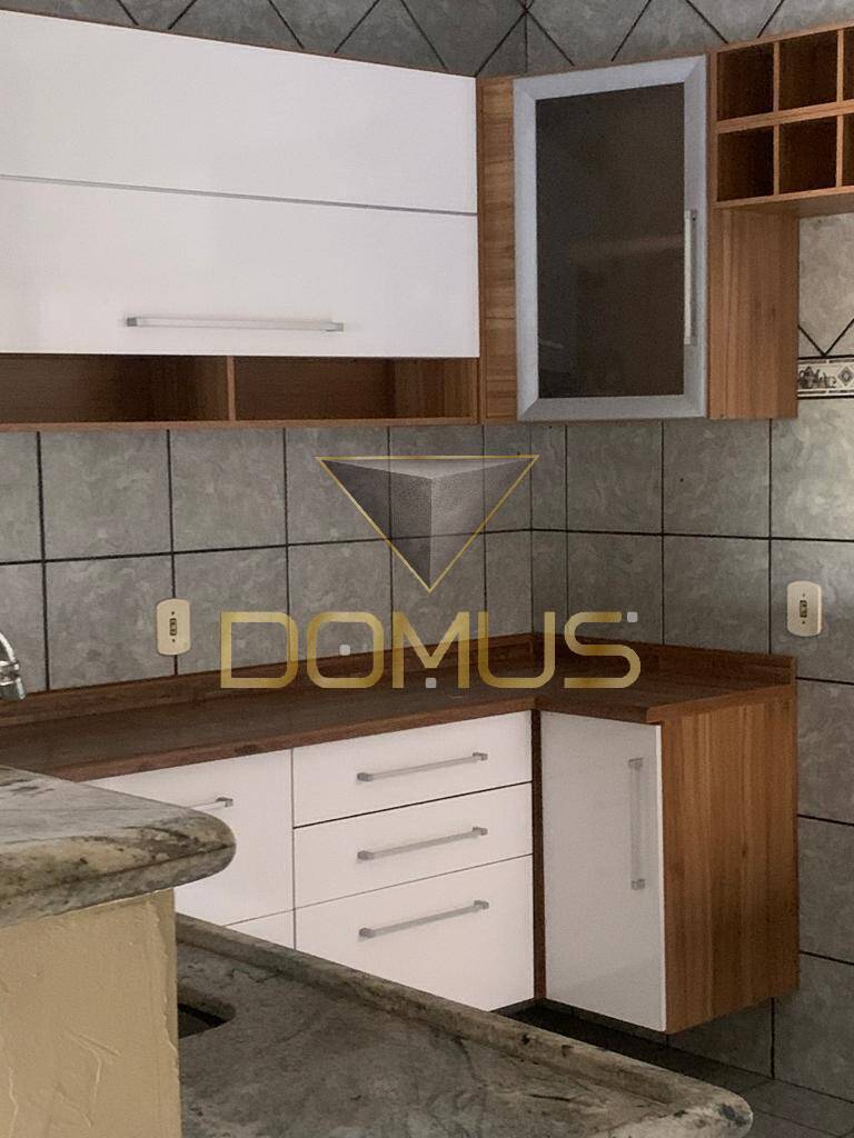 Casa, 2 quartos, 215 m² - Foto 1
