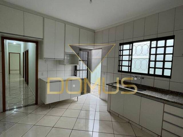 Casa para Venda em Ribeirão Preto - 2