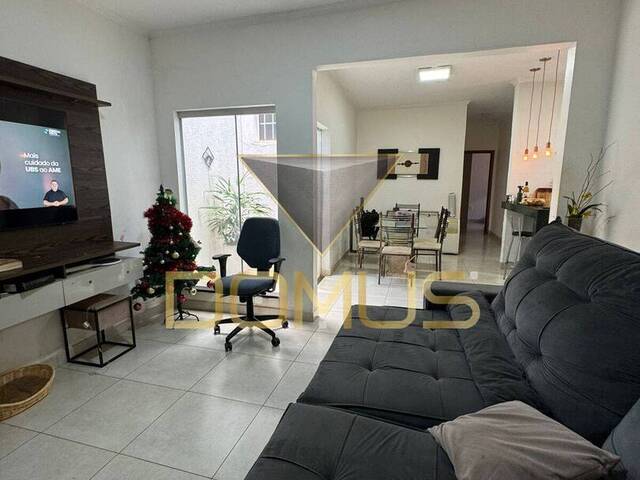 Casa para Venda em Ribeirão Preto - 2