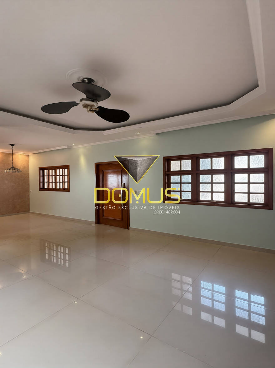 Casa, 3 quartos, 178 m² - Foto 1