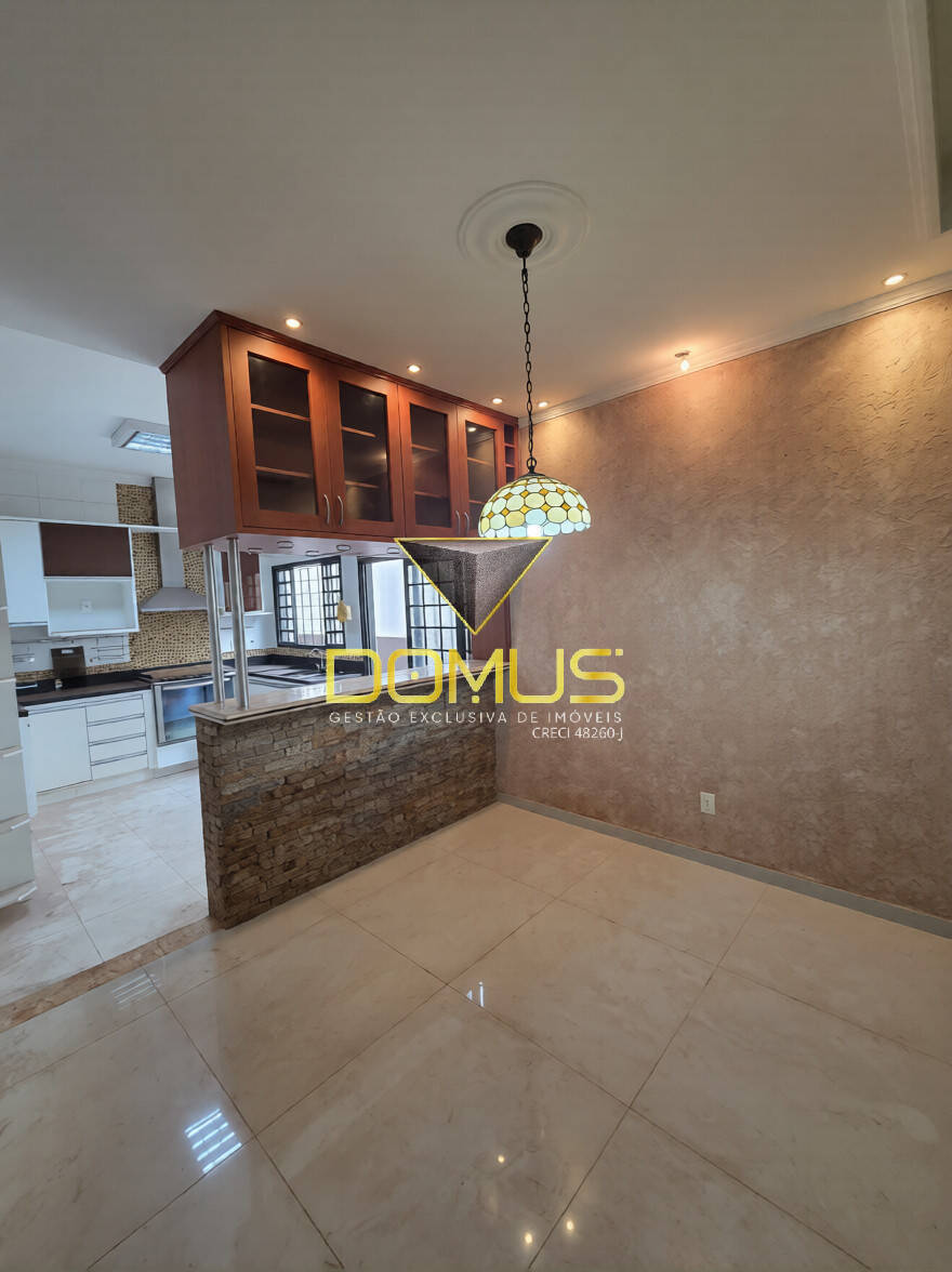 Casa, 3 quartos, 178 m² - Foto 2