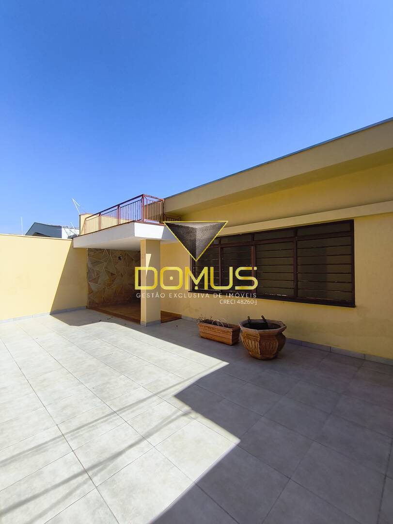 Casa, 4 quartos, 195 m² - Foto 1