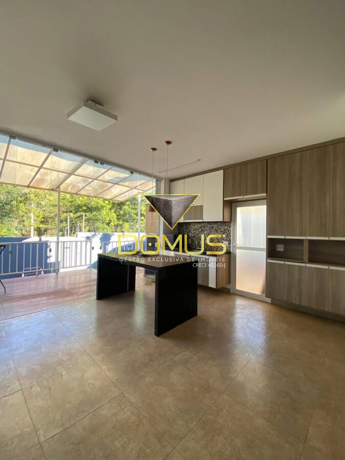 Casa, 3 quartos, 141 m² - Foto 2